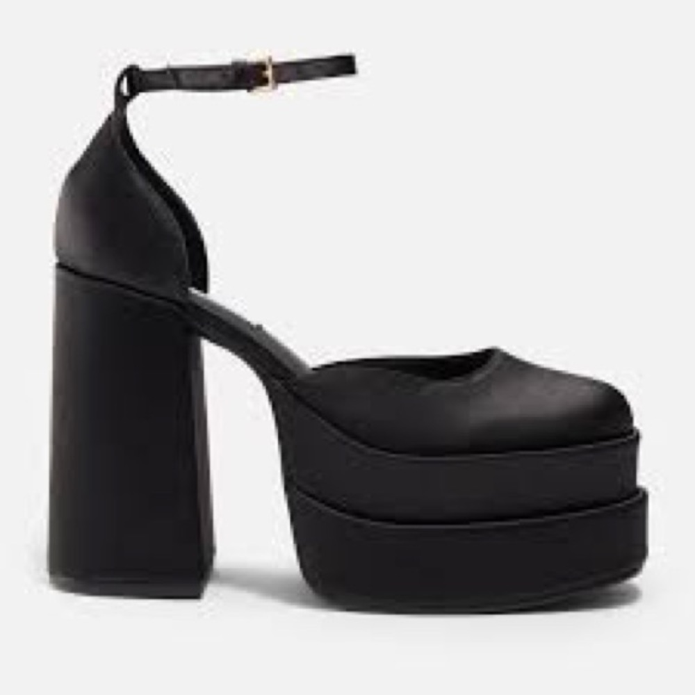 STEVE MADDEN Charlize Black satin Platforms